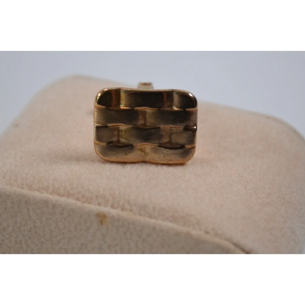 Vintage Men's Gold Toned Cuff Links Woven Pattern .75